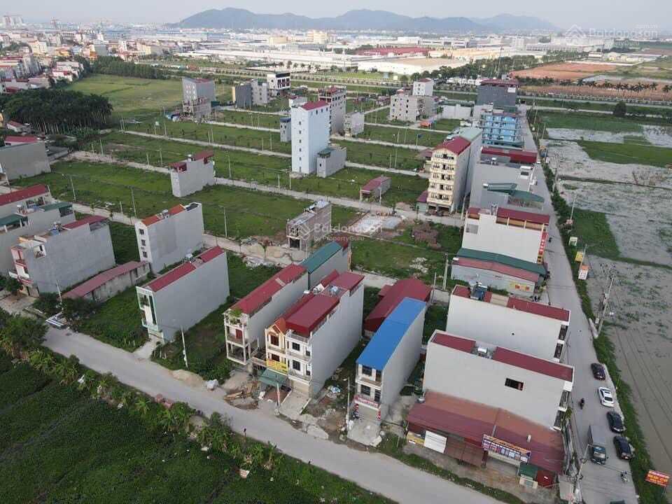 Chính chủ bán lô đất sổ đỏ khu đồng lớn, đồng nhỏ  quang châu gần nhà máy foxcon giá siêu rẻ