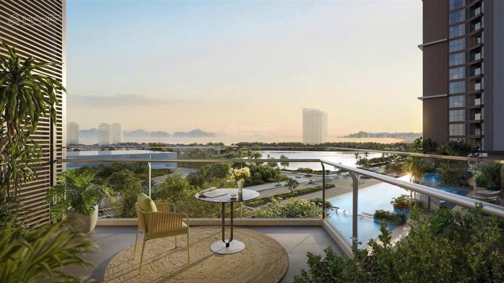 Căn vip tầng cao view vịnh chiết khấu tốt, sổ lâu dài