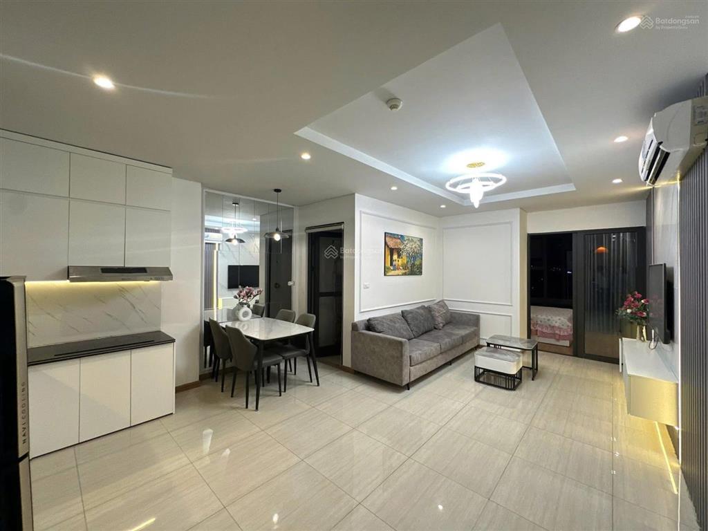 Cần bán 1 phòng ngủ to hướng đông nam nội thất mới