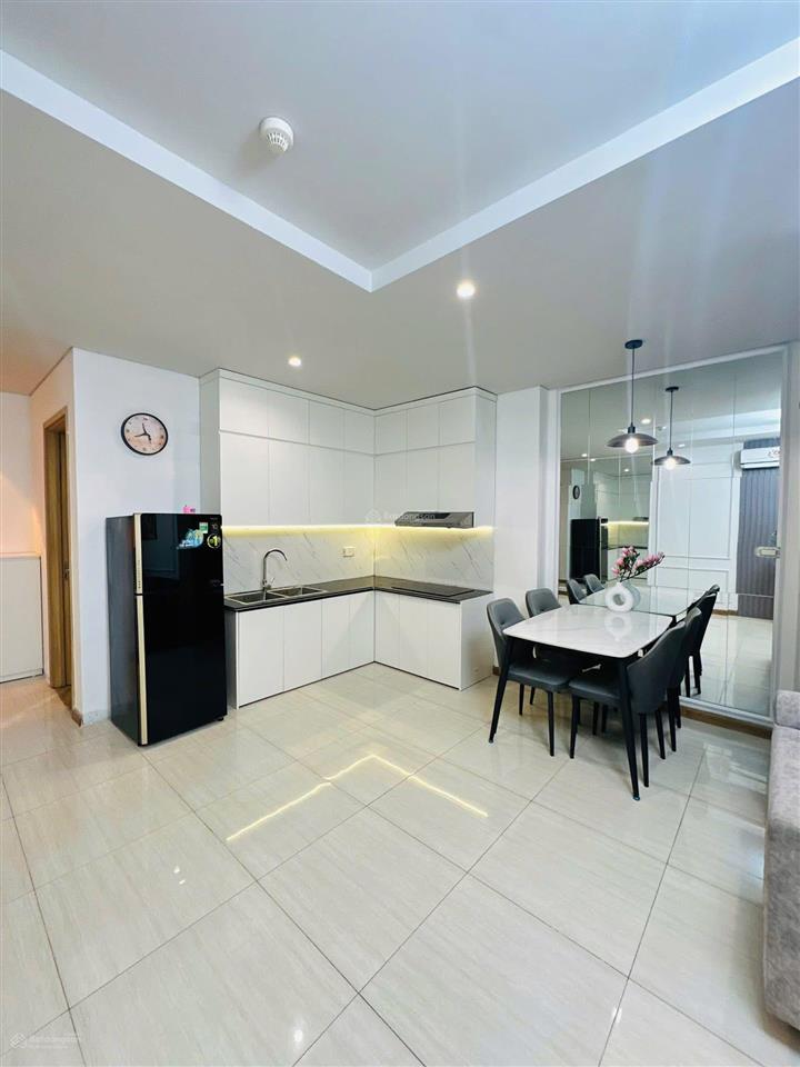 Cần bán 1 phòng ngủ to hướng đông nam nội thất mới