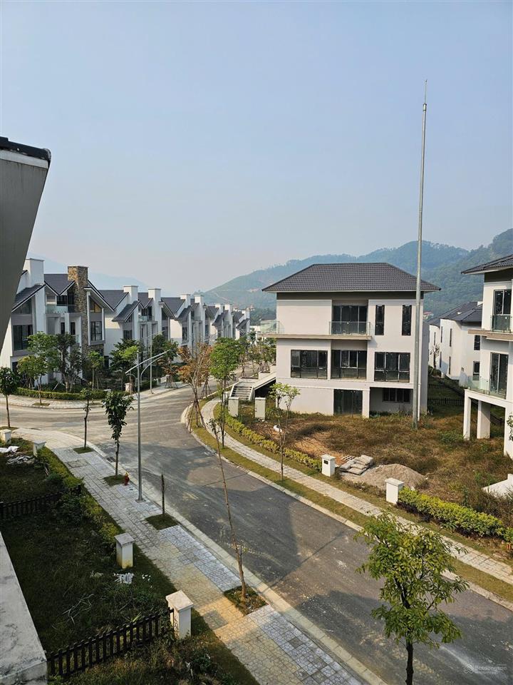 Biệt thự xanh villas giá tốt chỉ từ 16 tỷ / căn cả đất và xây 3,5 tầng  ngay ga metro số 5