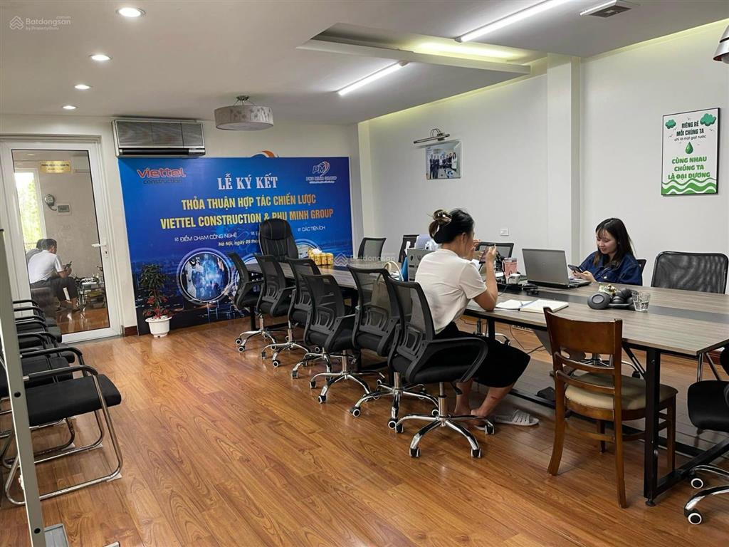 Cho thuê văn phòng mặt phố tây sơn, đống đa 100m 16tr có thang máy
