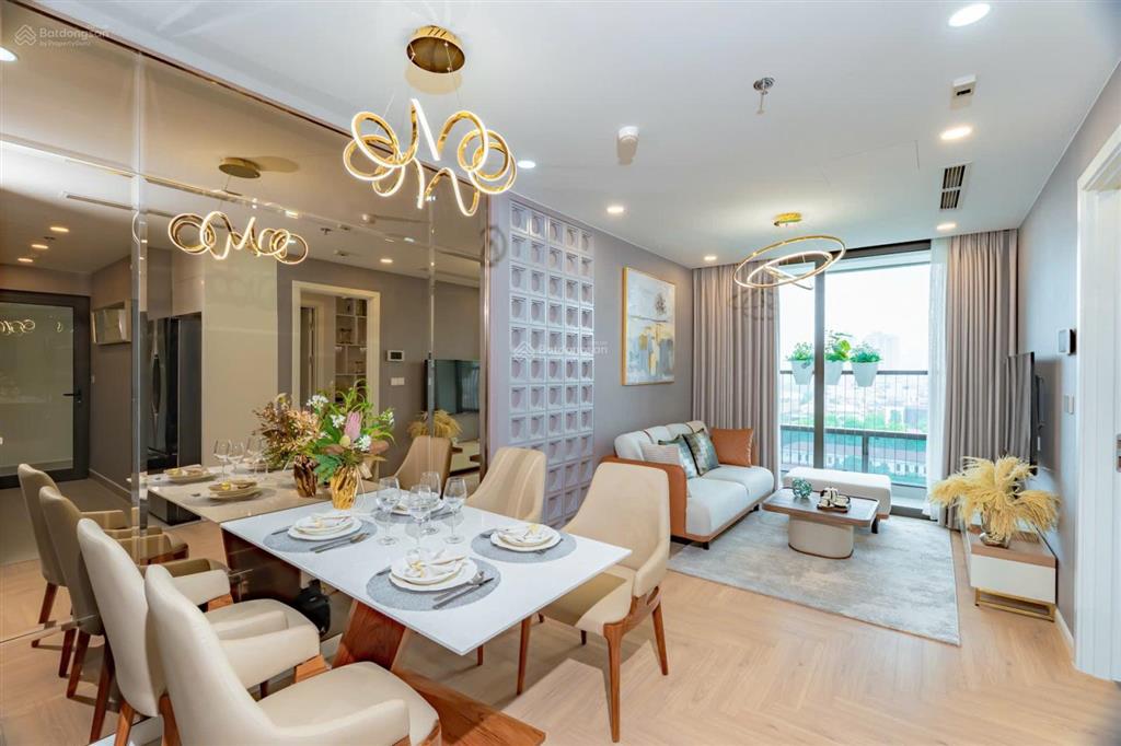 Căn hộ 2pn 2wc, 63m2, mới tinh, view thành phố, full nội thất, htls 50%, giá chỉ 5,5 tỷ