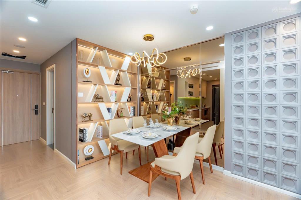 Căn hộ 2pn 2wc, 63m2, mới tinh, view thành phố, full nội thất, htls 50%, giá chỉ 5,5 tỷ