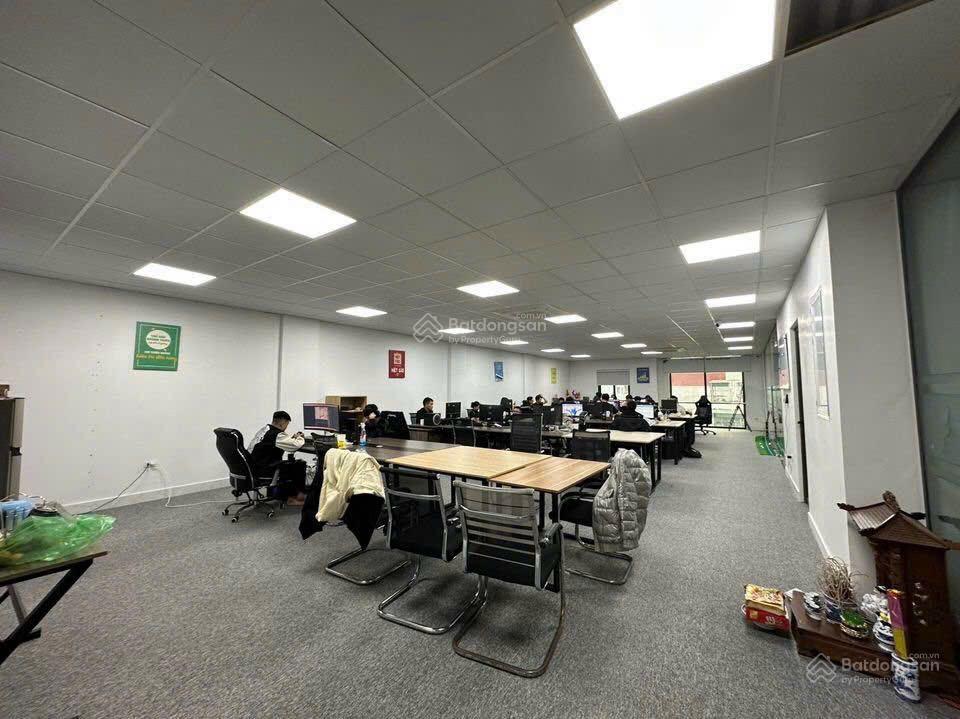 Cho thuê văn phòng toà veam phố lạc long quân 70m2, 200m2, 300m2, 400m2, giá 140 nghìn/m2/th