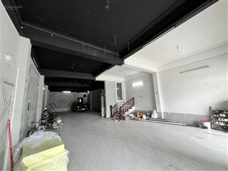 Cho thuê mặt bằng tầng 1  130 m2  sàn thông, phù hợp làm kho hàng, văn phòng, cpn