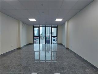 Cho thuê văn phòng khuất duy tiến, 40 m2, view thoáng đẹp
