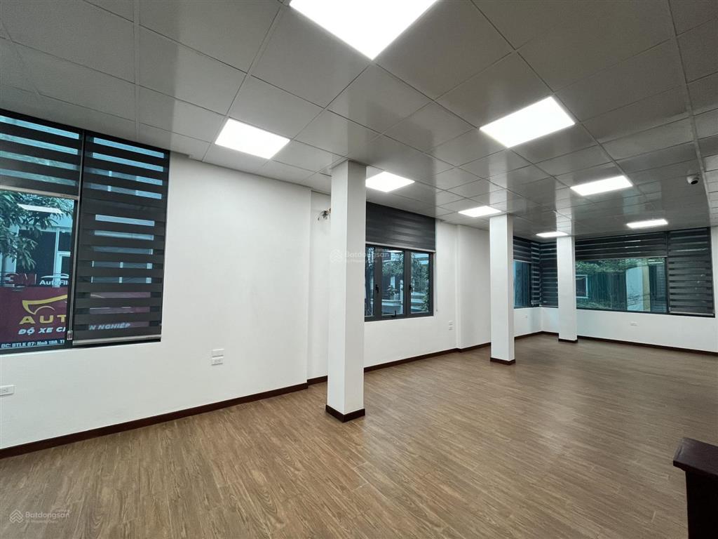 Cho thuê sàn văn phòng 85m2/tầng tại mỗ lao  thanh bình lô góc 3 mặt thoáng đẹp, nhiều ánh sáng