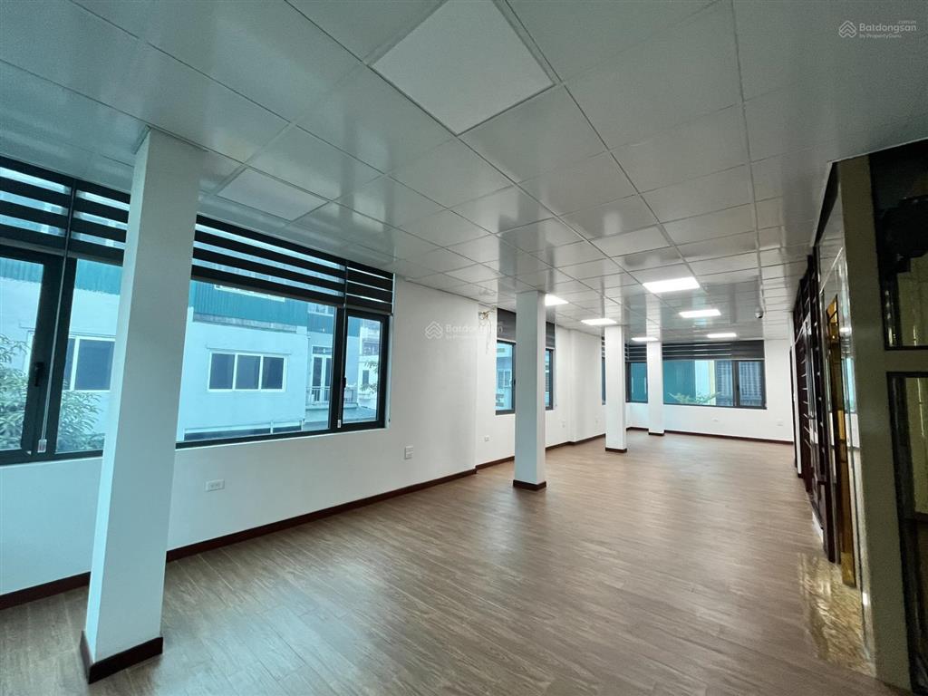 Cho thuê sàn văn phòng 85m2/tầng tại mỗ lao  thanh bình lô góc 3 mặt thoáng đẹp, nhiều ánh sáng