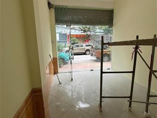 Cho thuê văn phòng tầng 1  20m2, ô tô đỗ cửa tiện lợi, phù hợp làm vp đại diện