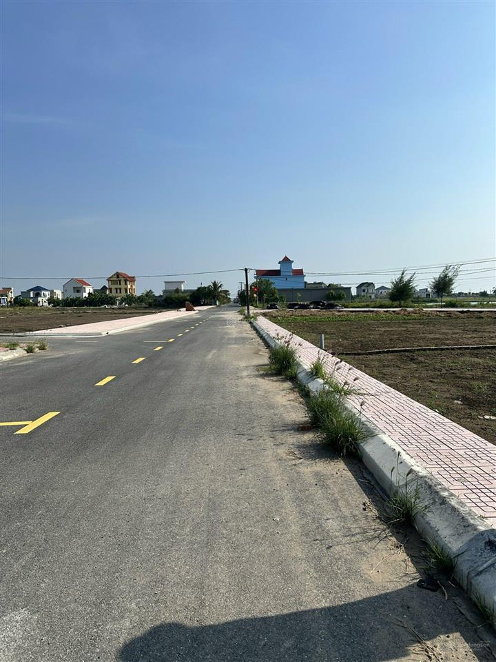 Chính chủ tôi bán lô đất 2 mặt tiền đường kcn vsip hải long giao thủy, giá chỉ từ 900 triệu/lô
