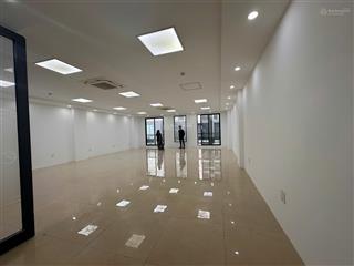 Cho thuê sàn văn phòng 150m2 giá 28tr tại nguyễn tuân, vuông sàn, căn góc đẹp,  chính chủ