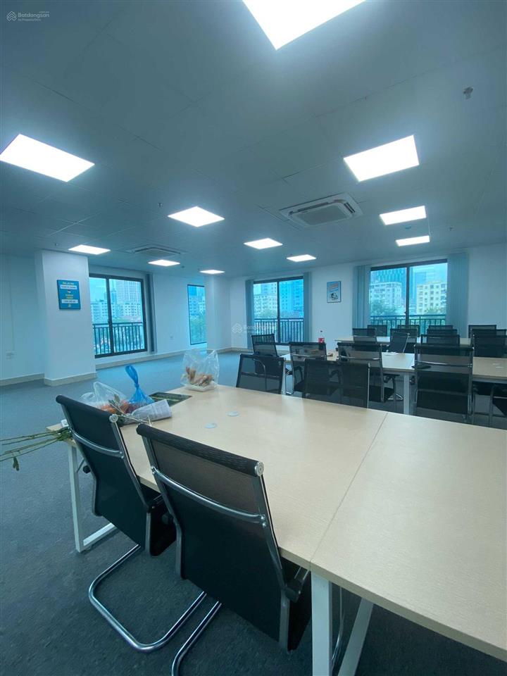Chính chủ cho thuê văn phòng phố mễ trì hạ 150m2 giá chỉ 25tr, vị trí cạnh bãi đỗ xe  0978 439 ***