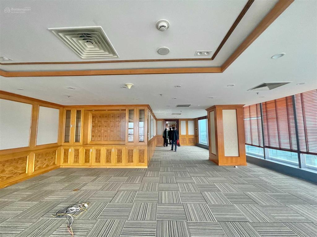 Chính chủ cho thuê văn phòng golden palace 335m2 như ảnh, cam kết rẻ nhất khu vực nam từ liêm