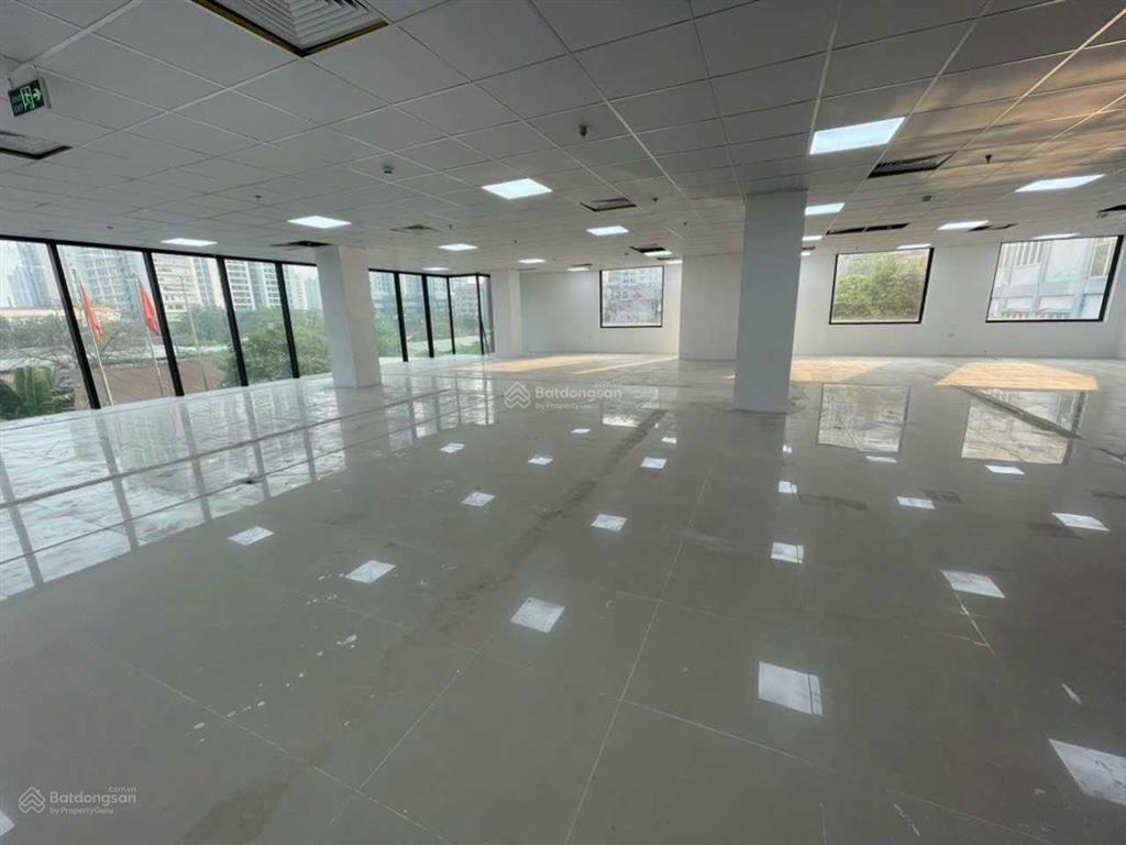 Chính chủ cho thuê gấp vp phố vũ phạm hàm giá rẻ, sàn 300m2, giá chỉ 60 tr/th, số lượng có hạn