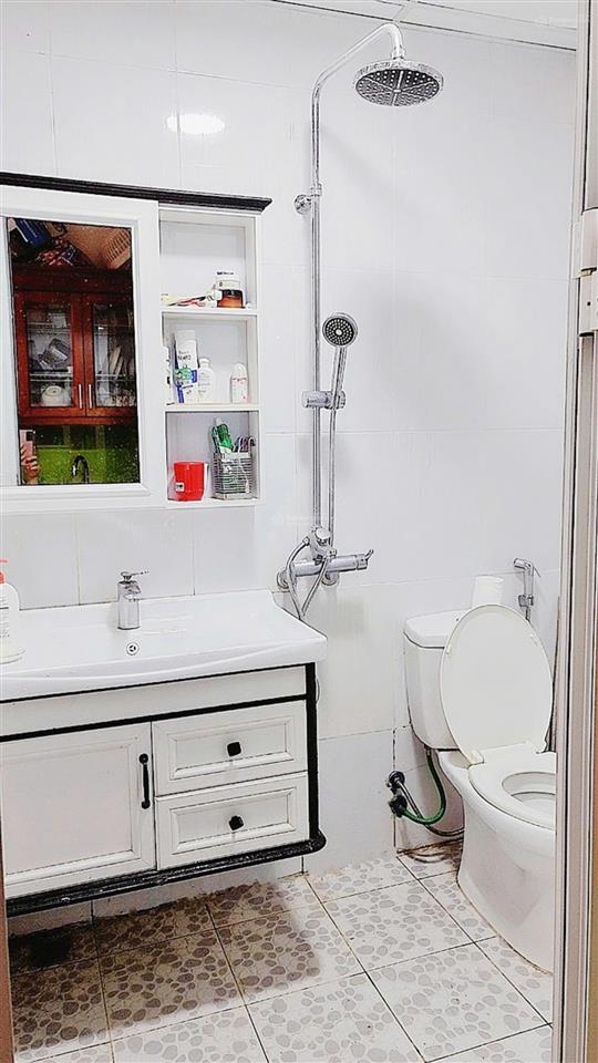 Chính chủ cần bán căn 2 phòng ngủ 2 vệ sinh vp6 linh đàm view hồ cực đẹp, 0338 739 ***