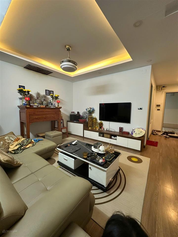 Chính chủ cần bán gấp căn hộ vp6 linh đàm diện tích 68m2 căn vuông tầng đẹp nhất tòa