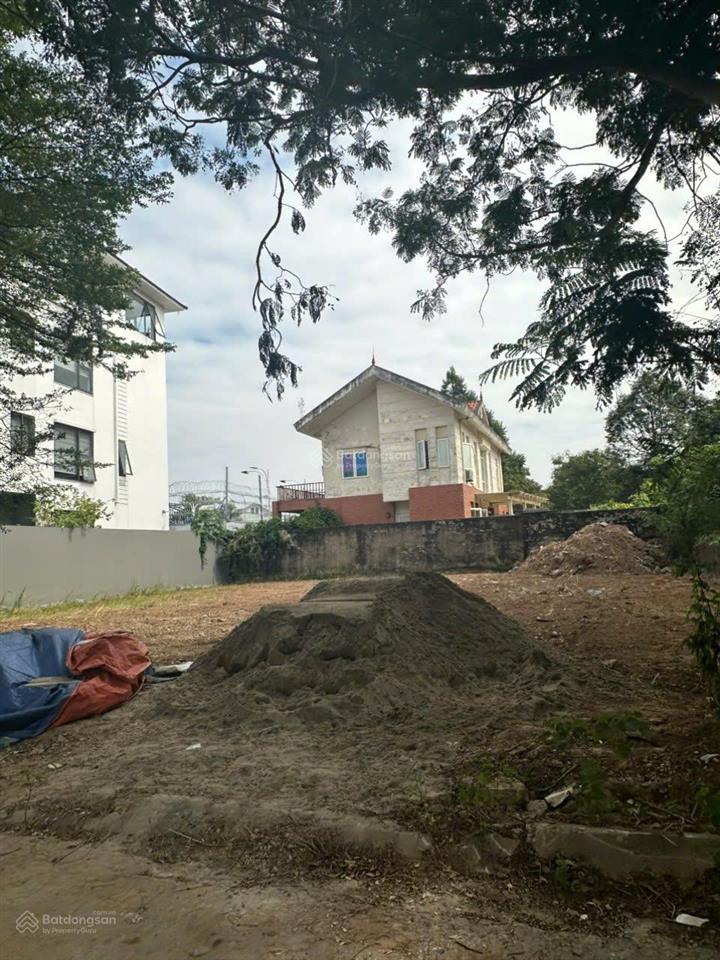 Chính chủ bán đất biệt thự kđt hà phongmê linh dt425m2,mặt tiền 22m, giá 58tr/m2. 0888 486 ***.