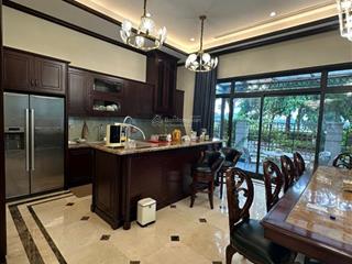 Chính chủ bán biệt thự liền kề lô góc 120m2x4 tầng kđt nghĩa đô ngõ 120 hqv .0983 814 ***.