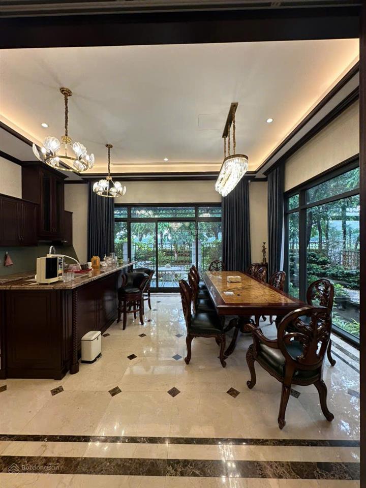 Chính chủ bán liền kề nghĩa đô cạnh starlake tây hồ 121m2x4 tầng đường 3 ô tô tránh.  0888 486 ***
