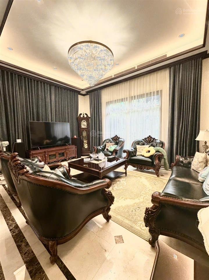 Chính chủ bán liền kề nghĩa đô cạnh starlake tây hồ 121m2x4 tầng đường 3 ô tô tránh.  0888 486 ***