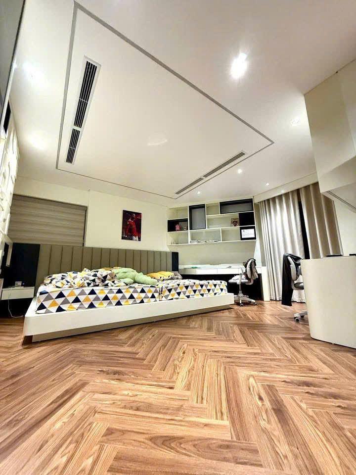 Nhà em bán lại căn hộ 170m², 4PN tòa Vườn Đào ngõ 689 Lạc Long Quân giá  17 tỷ LH 0888486262