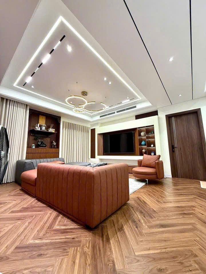 Nhà em bán lại căn hộ 170m², 4PN tòa Vườn Đào ngõ 689 Lạc Long Quân giá  17 tỷ LH 0888486262