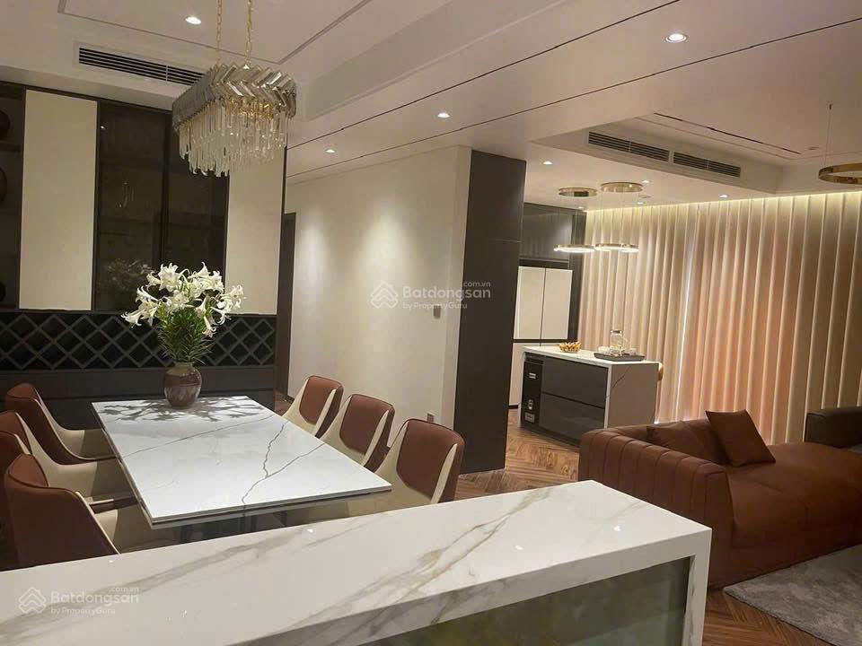 Nhà em bán lại căn hộ 170m², 4pn tòa căn hộ vườn đào ngõ 689 lạc long quân giá 17 tỷ  0888 486 ***