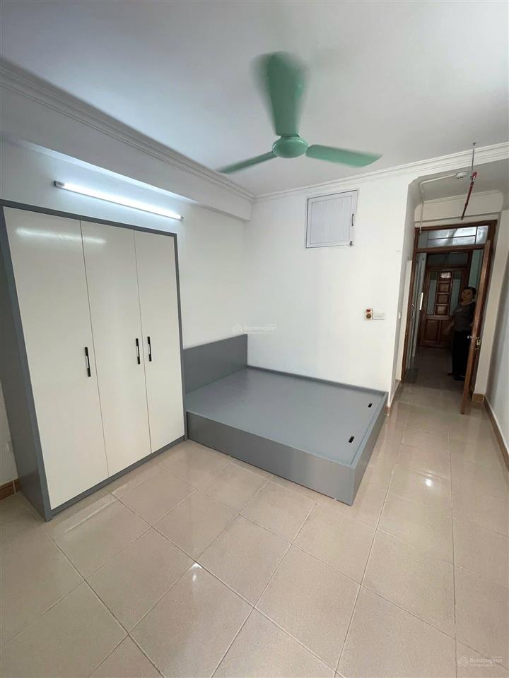 Cho thuê căn hộ tập thể 2pn + 1wc tại c9 lương định của, giá siêu hời 4 triệu, 40m2