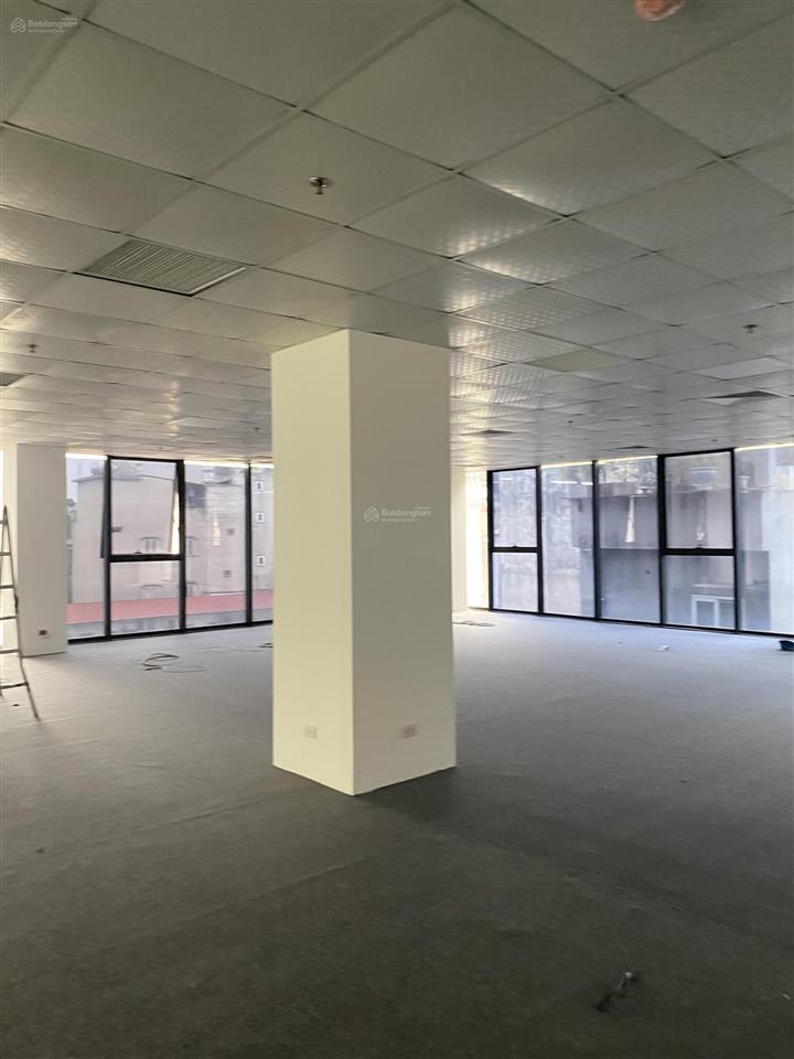 Cho thuê văn phòng tòa nhà 36 lý nam đế. 100m2