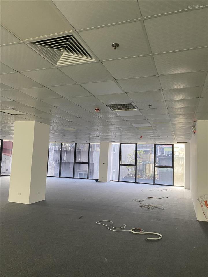 Cho thuê văn phòng tòa nhà 36 lý nam đế. 100m2