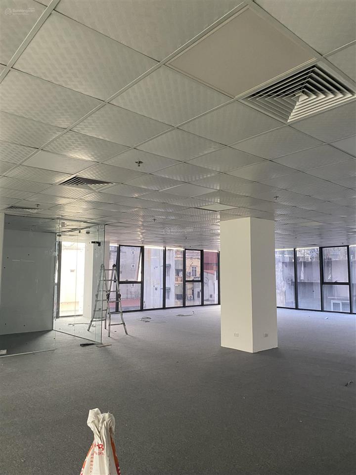 Cho thuê văn phòng tòa nhà 36 lý nam đế. 100m2