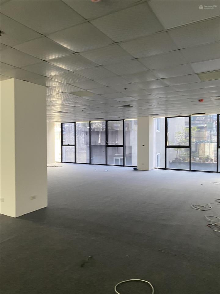 Cho thuê văn phòng tòa nhà 36 lý nam đế. 100m2