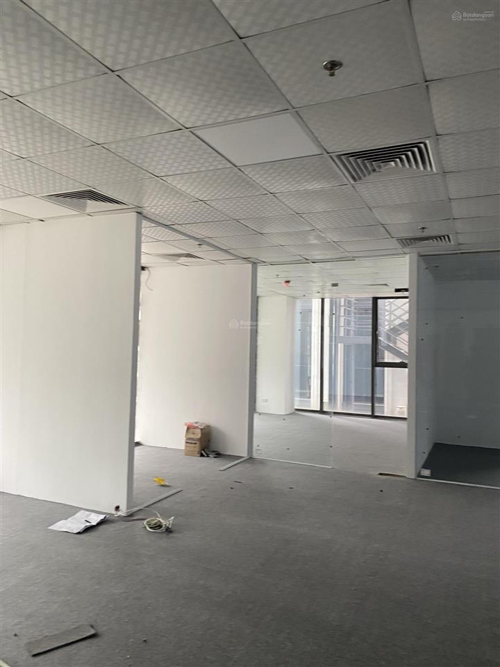 Cho thuê văn phòng tòa nhà 36 lý nam đế. 100m2