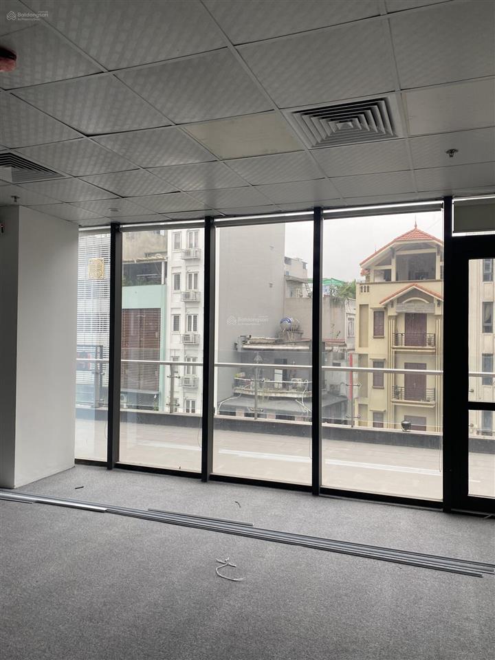 Cho thuê văn phòng tòa nhà 36 lý nam đế. 100m2