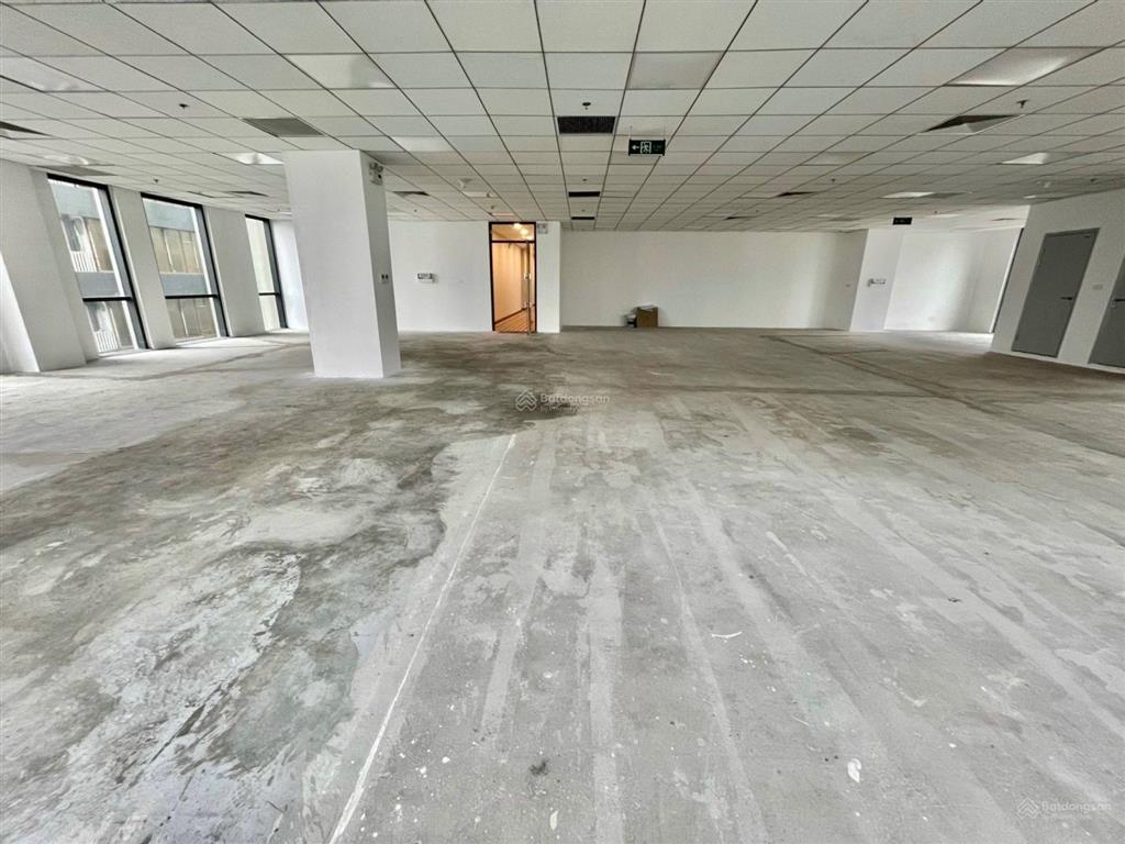 Cho thuê văn phòng toà vinafor 127 lò đúc, 100m2, 160m2, 220m2, 900m2, giá 140 nghìn/m2/th