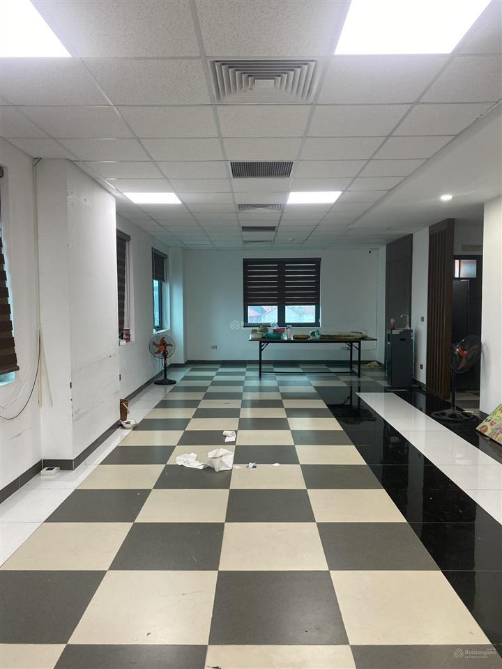 Cho thuê văn phòng tòa nhà lạc hồng khu ngoại giao đoàn 100m2, giá 110nghìn/m2