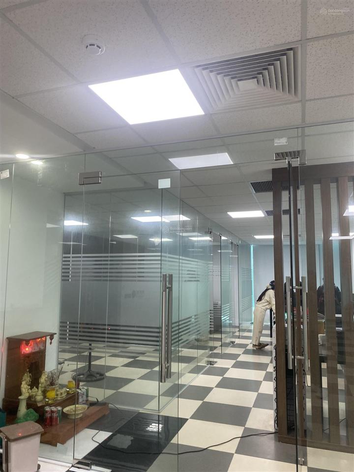 Cho thuê văn phòng tòa nhà lạc hồng khu ngoại giao đoàn 100m2, giá 110nghìn/m2