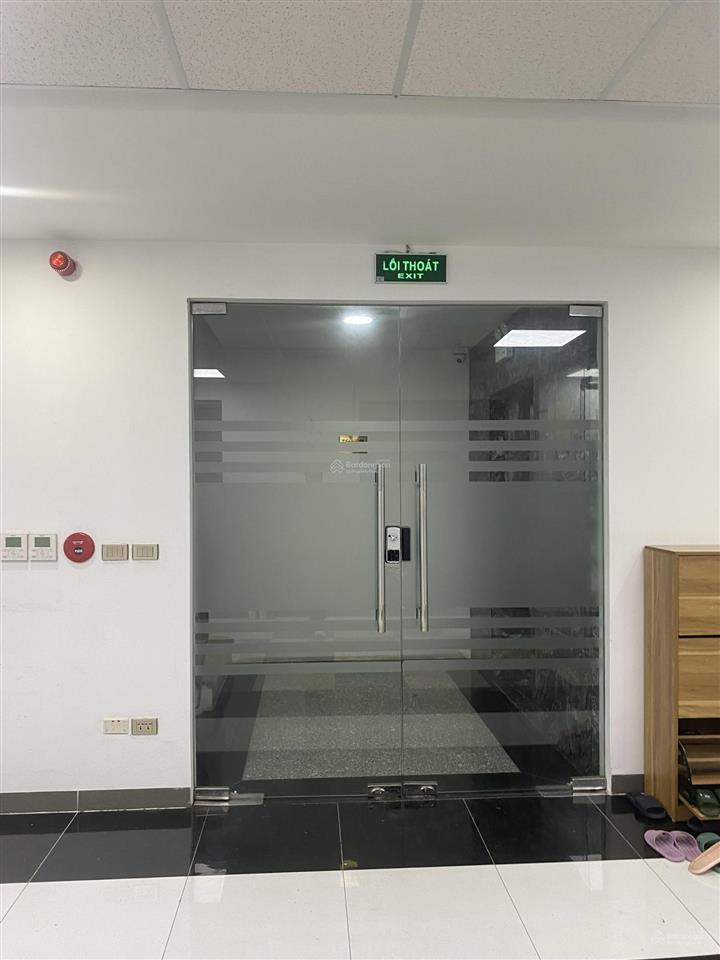 Cho thuê văn phòng tòa nhà lạc hồng khu ngoại giao đoàn 100m2, giá 110nghìn/m2