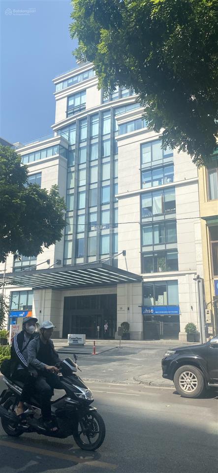 Cho thuê văn phòng toà cdc lê đại hành, cạnh vincom bà triệu 100m2, giá 300k/m2