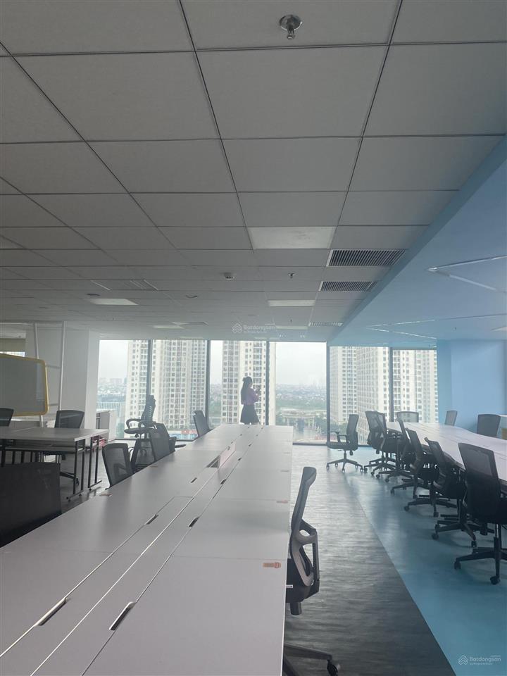 Cho thuê văn phòng tòa nhà elcom 19 duy tân, cầu giấy, 150m2