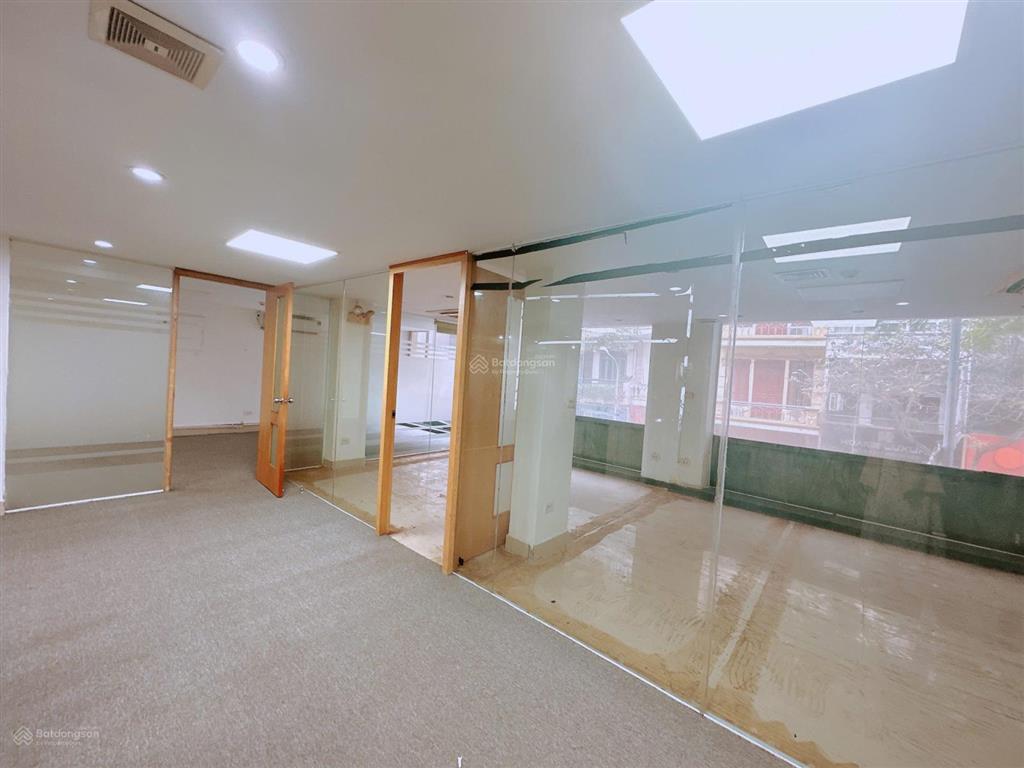 Cho thuê vp tòa vietcombank tower, nguyễn văn cừ, long biên 200m2