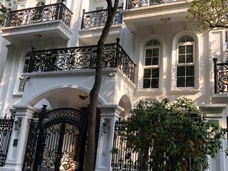 Cho thuê biệt thự tại kđt mới dịch vọng. dt 170 m2 * 4 tầng. mt 10m. chia phòng. 52 triệu