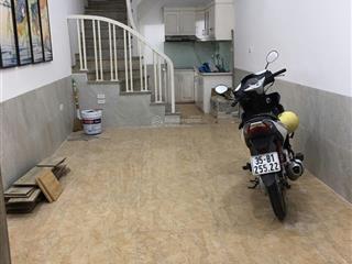 Chính chủ cho thuê nhà nguyên căn phố bạch mai, hai bà trưng, giao nhà ngay. chỉ 10tr, mtg