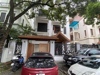 Cho thuê biệt thự kđt mỹ đình. dt 182m đất, xd 110m, 4 tầng, có đh, gara để xe. giá 45 triệu