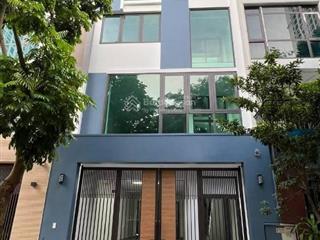 Cho thuê nhà phố cự lộc  thanh xuân. dt 90m2, 6 tầng, thông sàn, thang máy, đh. giá 60 triệu