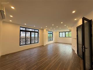 Bán nhà lạc long quân, quận cầu giấy, dt 90m2 (95m2), 4 tầng, mặt tiền 9m, đường 10m. giá 35 tỷ