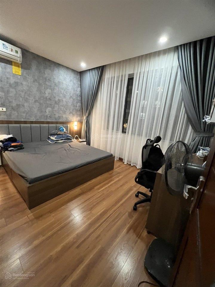 Tôi cần bán gấp căn hộ ở cc green stars, dt 66,8m2, 2pn full đồ đẹp. giá bán 6,5 tỷ  0979 062 ***