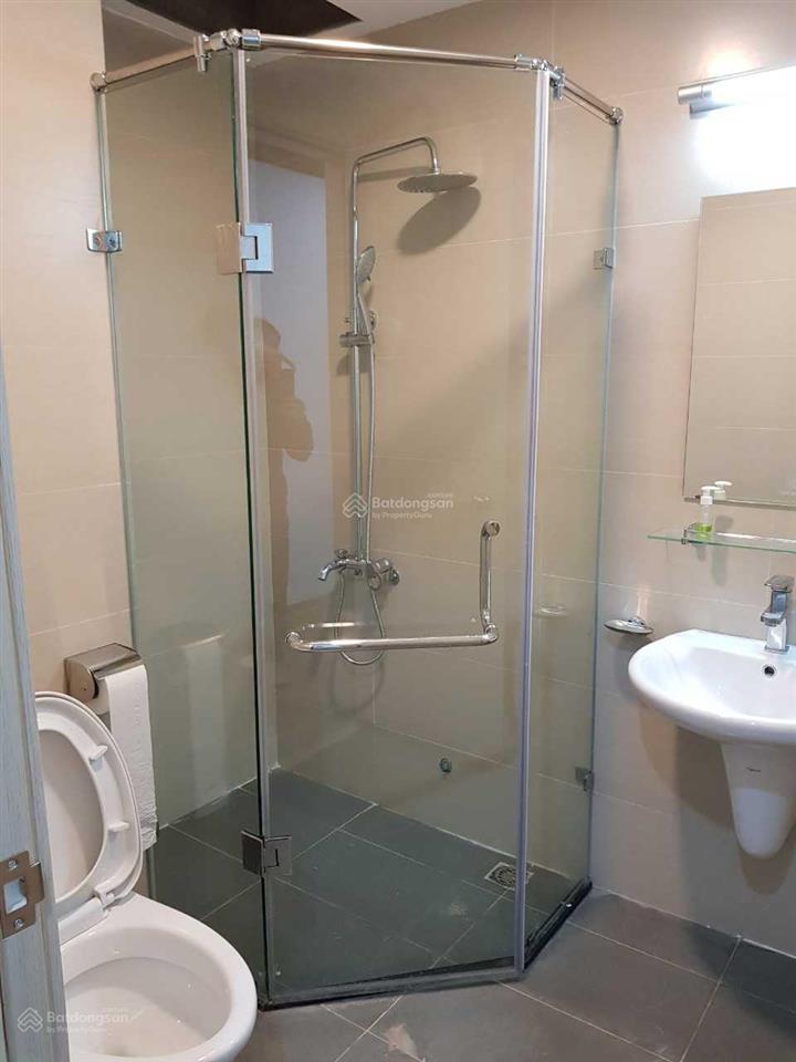 Tôi cần bán gấp căn hộ ở cc green stars, dt 66,8m2, 2pn full đồ đẹp. giá bán 6,5 tỷ  0979 062 ***