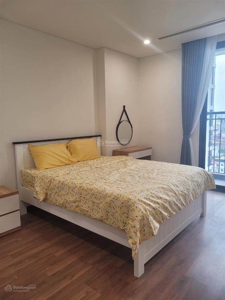 Cần cho thuê gấp ch 3pn, dt 125m2 khu resco cổ nhuế nội thất full đồ. giá 11 triệu  0979 062 ***